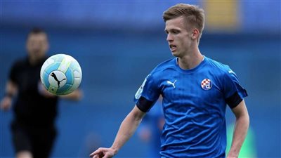 صراع بين ريال مدريد وبرشلونة لضم لاعب 