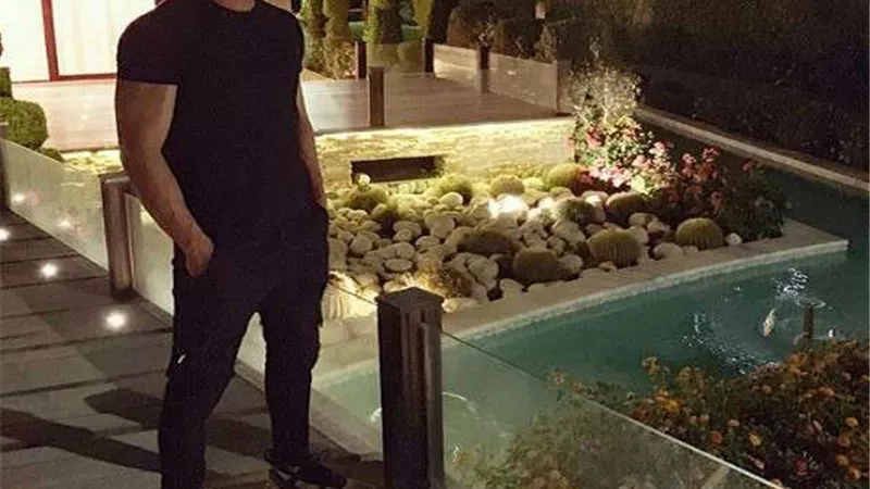 في مارينا.. محمد رمضان يقضي أول أيام عيد الفطر