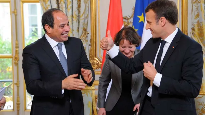 أهم 10 رسائل للسيسي خلال لقائه بالرئيس الفرنسي