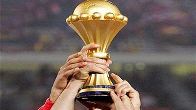 107 شاشة عملاقة وصغيرة لمتابعة 