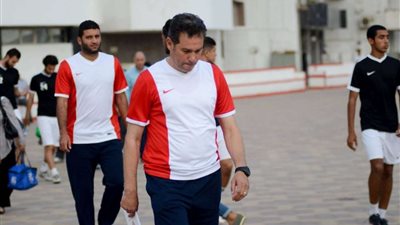 خالد جلال يطالب بالإبقاء على خدمات كاسونجو مع الزمالك لتعويض رحيل أحداد