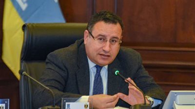 محافظ الإسكندرية يبحث مستجدات تقنين أراضي أملاك الدولة