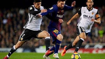 فالنسيا يتقدم على برشلونة بهدفين في الشوط الأول