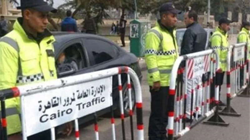 حملة مرورية مكثفة بشوارع وميادين القاهرة لإزالة الأعطال