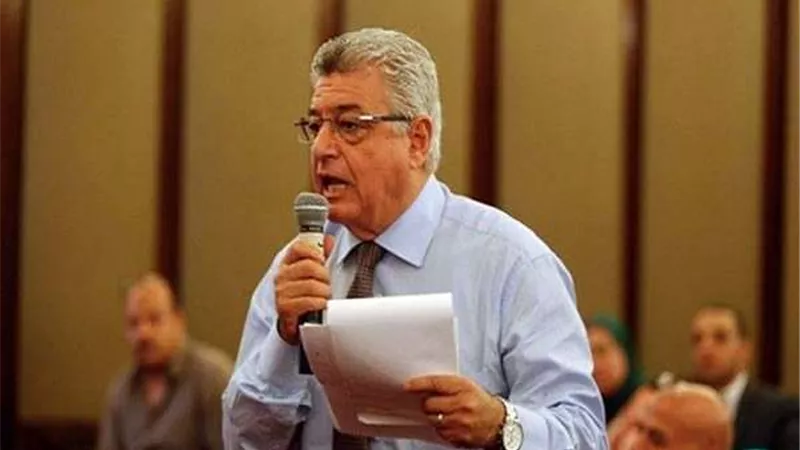 هاني أباظة يتقدم ببيان عاجل لوقف الفصل الجماعي للمعلمين
