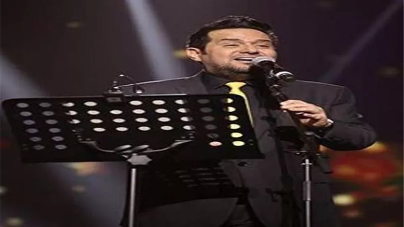 الفنان حاتم العراقي يحقق نجاحًا كبيرًا في حفلاته الغنائية بعيد الفطر