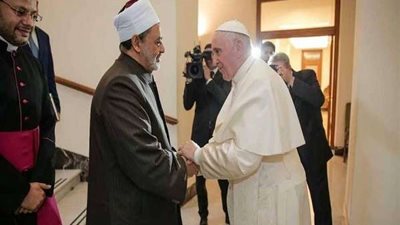 شيخ الأزهر يستقبل بابا الفاتيكان بأبو ظبي
