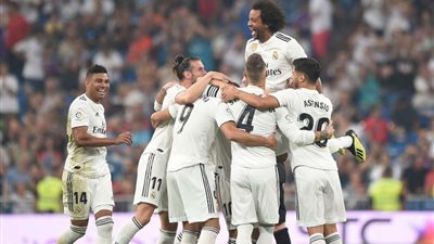 بنزيما يتقدم لريال مدريد على ألافيس في الشوط الأول