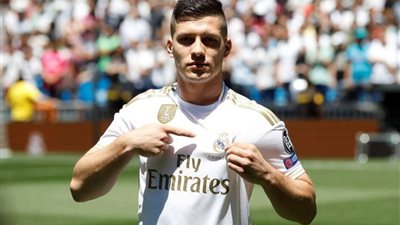 بالفيديو والصور.. ريال مدريد يقدم لوكا يوفيتش للجمهور