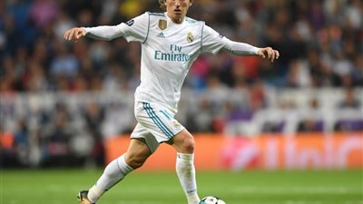 تقارير إسبانية: مودريتش يريد البقاء في ريال مدريد