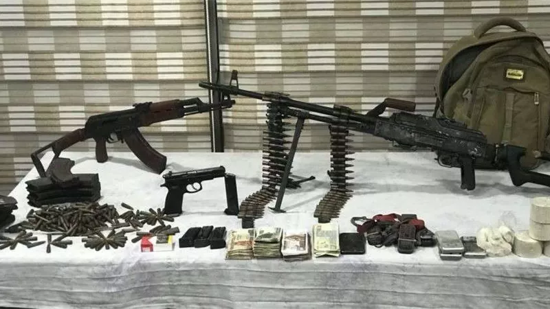 مصرع عنصرين شديدي الخطورة بحوزتهم جرينوف بـ 