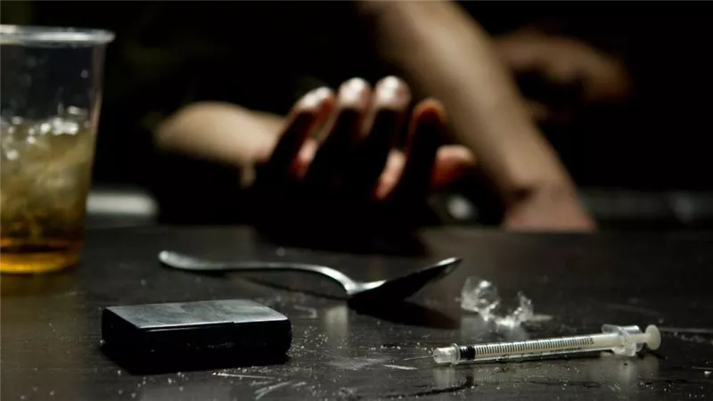 بعد التعديلات الأخيرة.. البرلمان يفتح النار على المدمنين