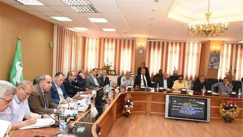 محافظ الشرقية يناقش مع أعضاء البرلمان تنفيذ المشروعات الخدمية