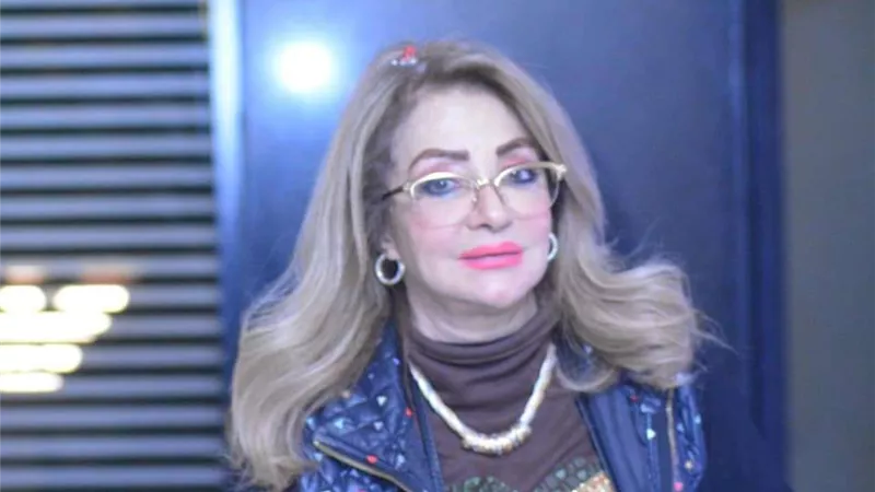 ما بين التبرير والتجريح.. نجمات يكشفن سبب خلعهن للحجاب
