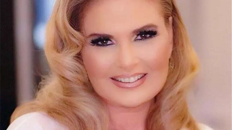 وصلة رقص مثيرة ليسرا على أنغام محمد حماقي