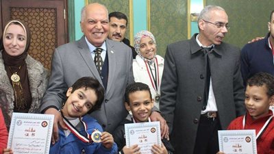 نقيب المعلمين يكرم أبطال نادى المعلمين للجيت كوندو