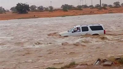 سقوط أمطار غزيرة بغارب.. ومجلس المدينة يحذر