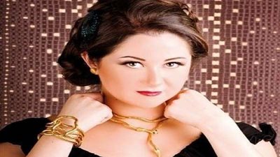 شاهد.. إطلالة مي نور الشريف على البحر