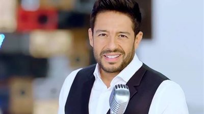 حماقي يشعل أولى حفلاته بعد طرح ألبومه الجديد