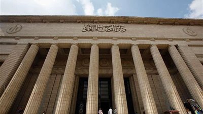 إحالة مقاول وآخرين إلى 