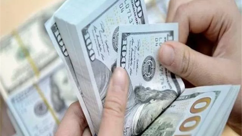 ارتفاع سعر الدولار في جميع البنوك خلال التعاملات المسائية