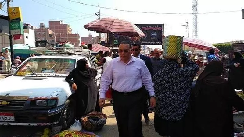 محافظ الشرقية يأمر برفع الإشغالات والأكشاك المخالفة من الشوارع الرئيسية