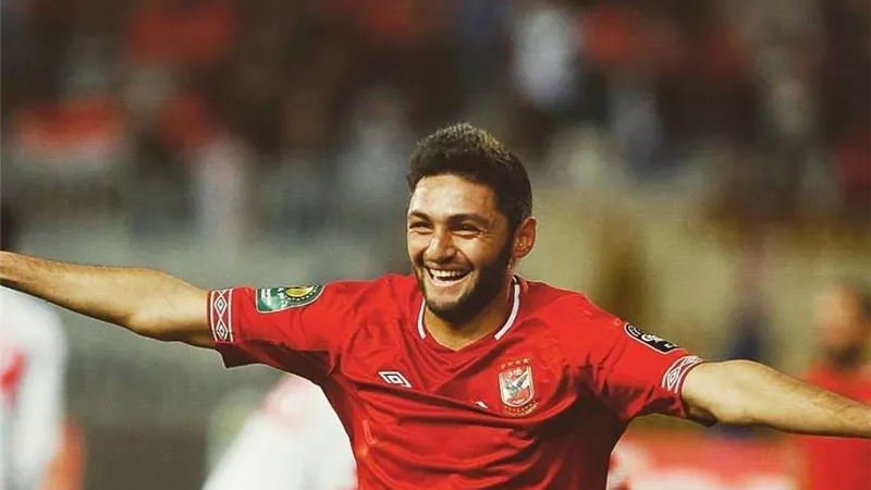 الأهلي يمدد عقدي علي معول وكريم نيدفيد