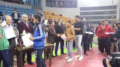 لاعب 