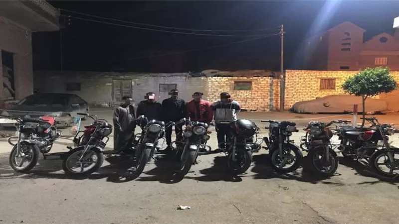 حبس عاطلين بتهمة تشكيل عصابي تخصص في سرقة الدراجات البخارية بالمرج 4 أيام