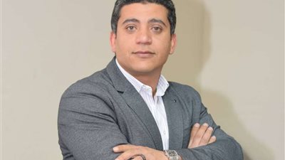 أستاذ جراحة يكشف عن الأطعمة المسببة لسمنة الأطفال