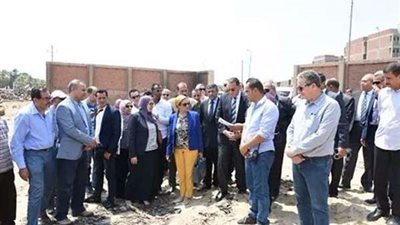 محافظ الشرقية ووزيرة البيئة يتفقدان مقلب الفدان بمنيا القمح