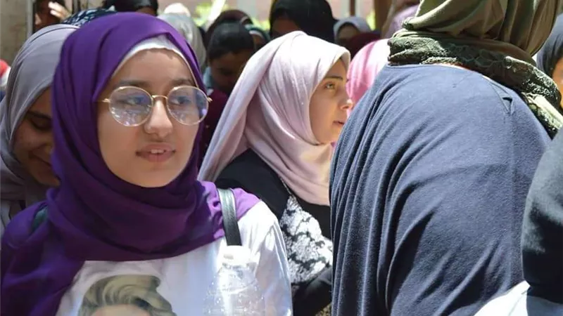 ارتياح بين طلاب الثانوية العامة بعد امتحان مادة الفيزياء