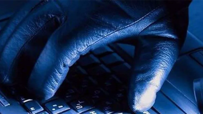 القبض على طالب يستغل الانترنت لنشر أسئلة امتحانات الثانوية بالقليوبية