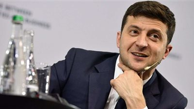 الرئيس الأوكراني يستفز النساء.. ومواطنة ترد: