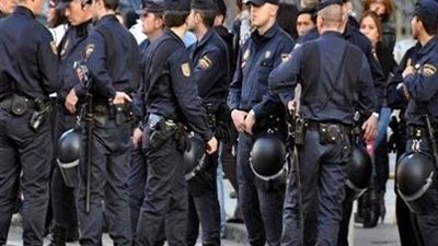 الشرطة الإسبانية تلاحق مسلحًا أطلق النار علي مسجد في سبتة