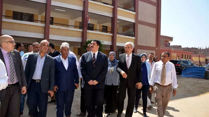 محافظ القليوبية يتفقد عدد من المشروعات الخدمية بمدينة قليوب