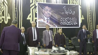 بالصور.. بدء مراسم عزاء 