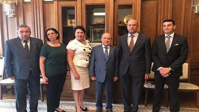 السفير المصري في أوكرانيا يلتقي رئيس الجامعة الوطنية بكييف لتعزيز التعاون بين الطرفين