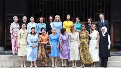 زوجات زعماء مجموعة العشرين يزورن أشهر معابد أوساكا اليابانية