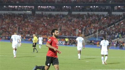 أسامة نبيه: من الطبيعي أن يعتمد المنتخب على صلاح