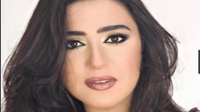 الفنانة وفاء صادق تحصل على جائزة التميز في مهرجان همسة الدولي