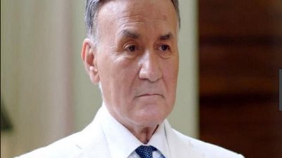 أحد رموز الفن المصري.. نهال عنبر تٌنعي عزت أبو عوف بكلمات مؤثرة