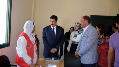 محافظ القليوبية يدشن المرحلة الأولى للكشف عن صحة المرأة