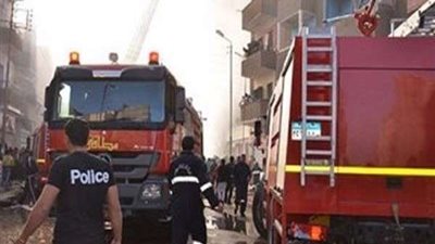 الحماية المدنية تسيطر على حريق مصنع 6 أكتوبر.. والفحص الأولي 