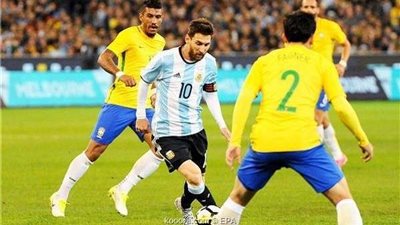 الاتحاد الأرجنتيني يشكو مستوى التحكيم في مباراة البرازيل