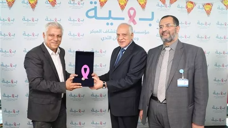 محافظ الجيزة يتفقد مستشفى بهية لمتابعة استعداداتها لاستقبال مبادرة سرطان الثدي