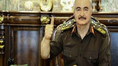 المشير حفتر: دول عديدة تدعم الإرهاب فى ليبيا وتجند الشباب بالمال