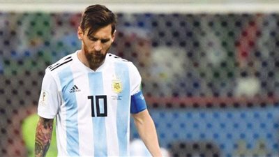 ميسي يتلقى بطاقة حمراء أمام تشيلي