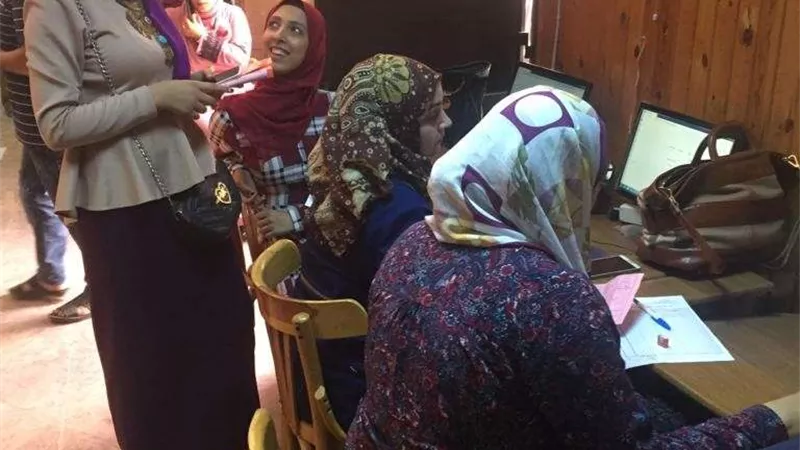 إقبال الطلاب لتسجيل رغباتهم لاختبارات القدرات بجامعة المنصورة