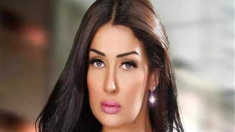 غادة عبد الرازق تغازل هند صبرى على 